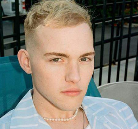 دانلود آهنگ فالینگ از ترور دنیل همراه با متن