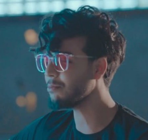 دانلود آهنگ چشای مشکیت عزیزم کار داده دست من باز همراه با متن