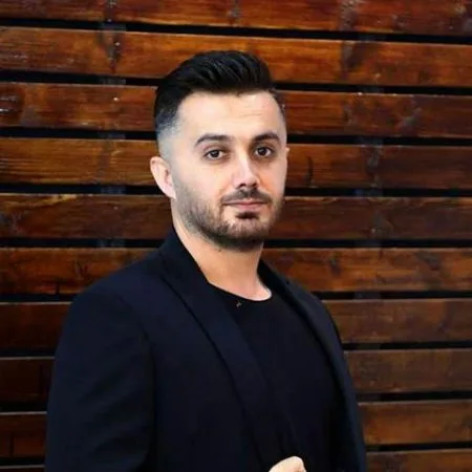 دانلود آهنگ این وارش روز همراه با متن